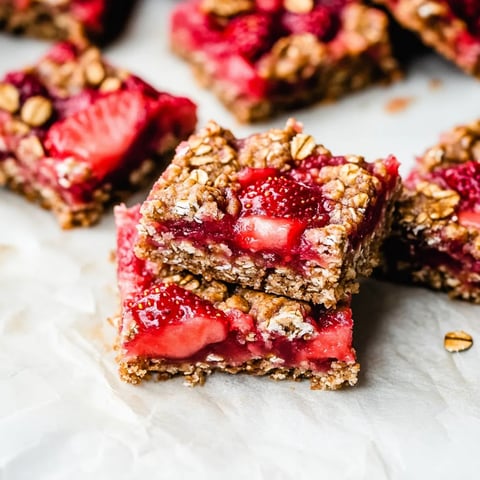 Gluten-Free Strawberry Oatmeal Crumb Bars