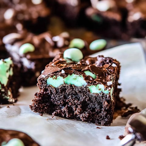 Thin Mint Marshmallow Brownies