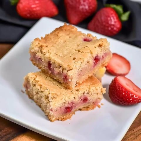 Easy Strawberry Lemon Blondies Recipe