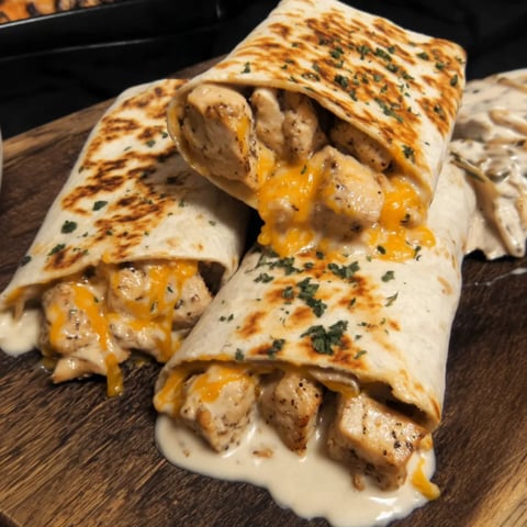 Cheesy chicken garlic wraps.
