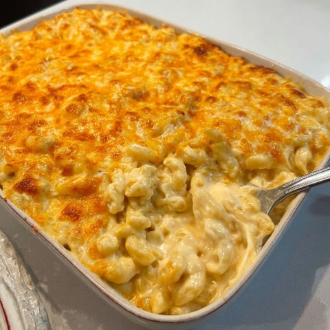 A dish of creamy mac and cheese.